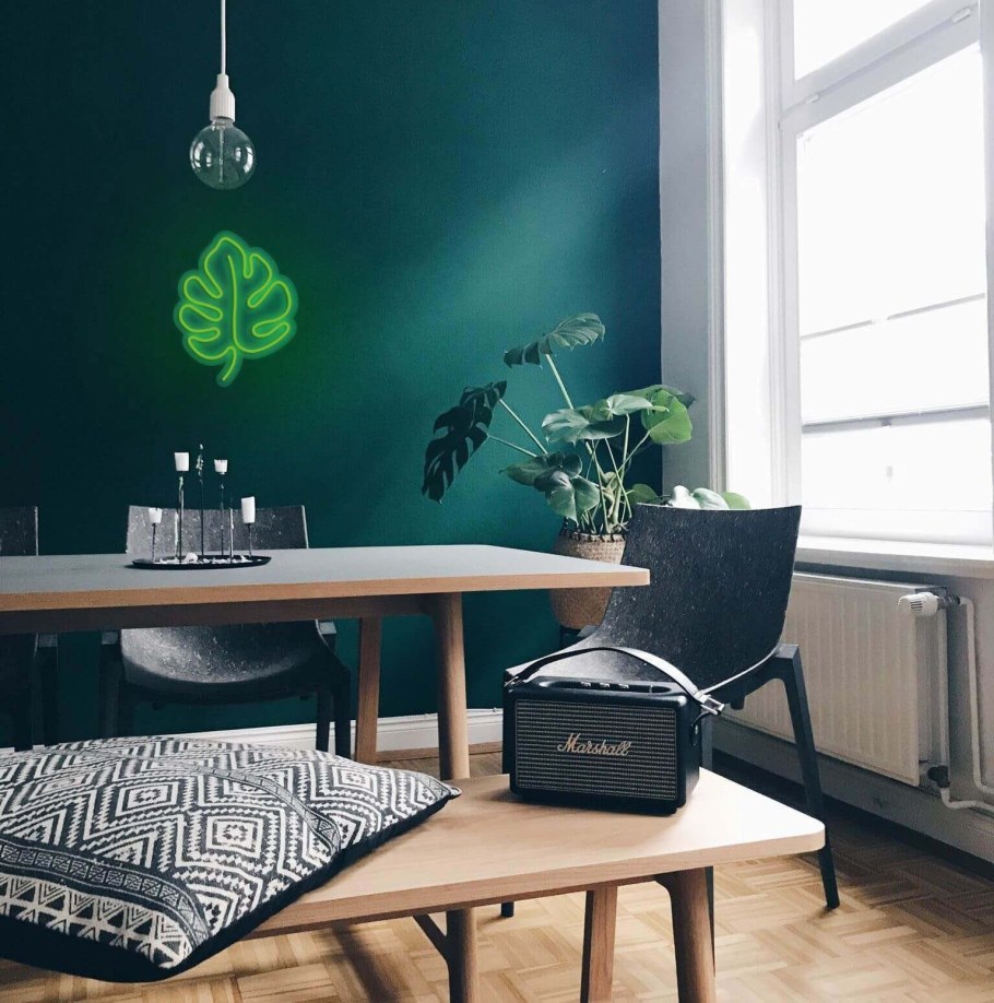 Изумрудный цвет стен