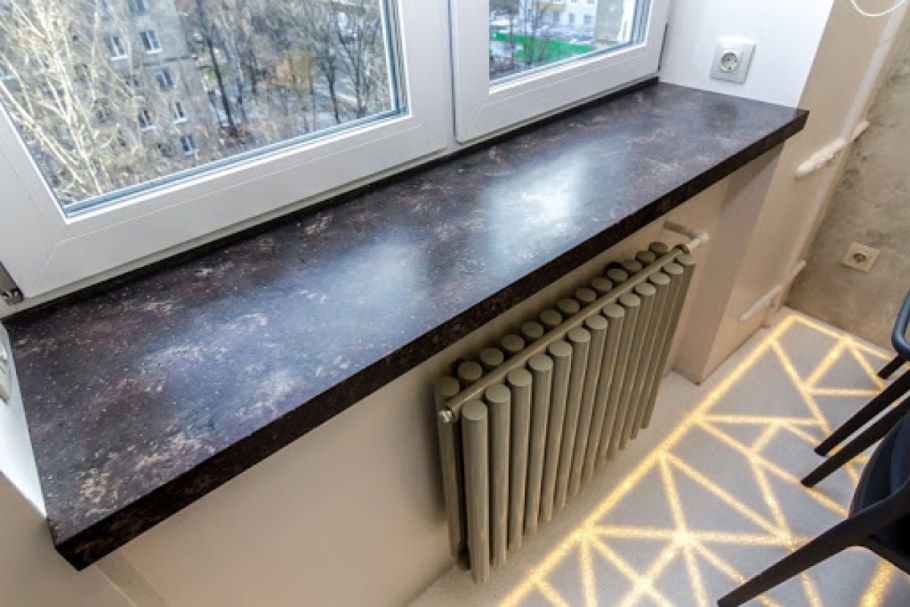 Каменный подоконник