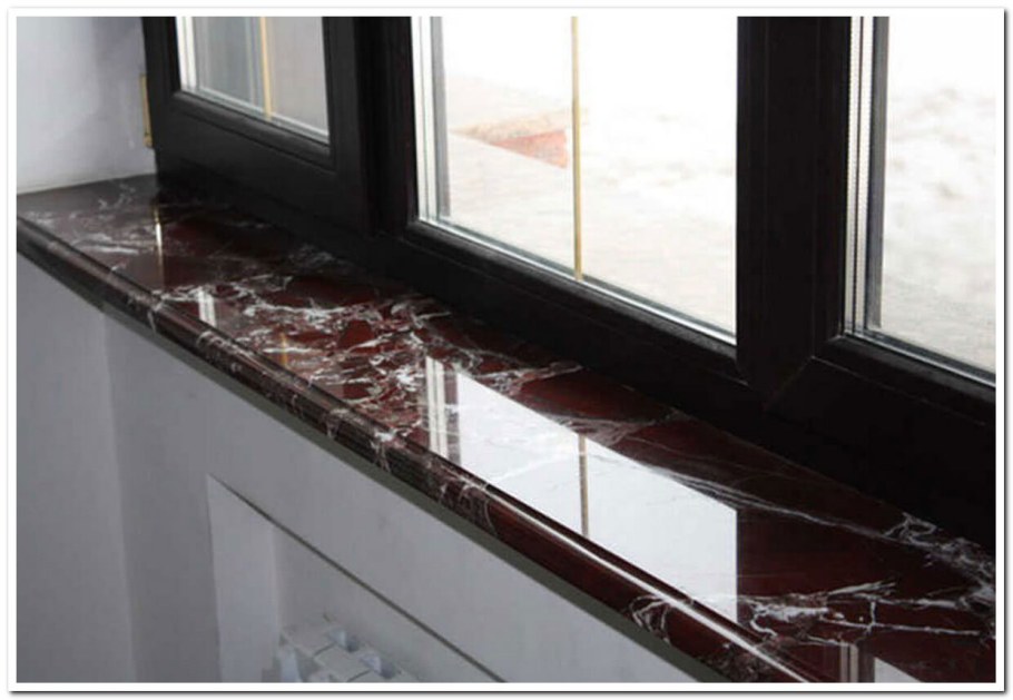 Подоконник из кварцевого агломерата под мрамор