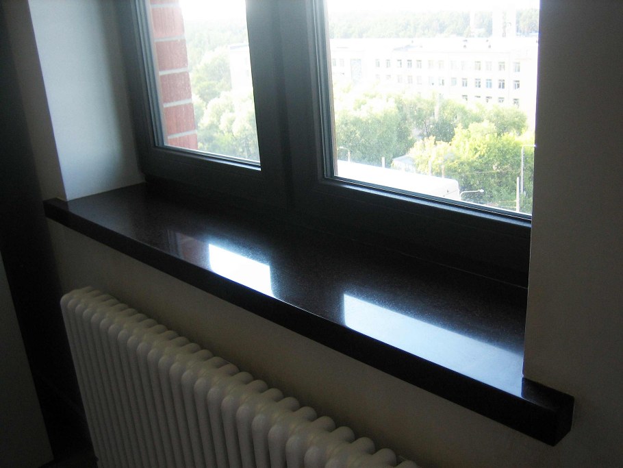 Подоконник черный матовый