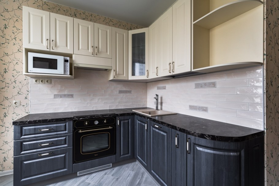 Кухня темный н з светлый верх