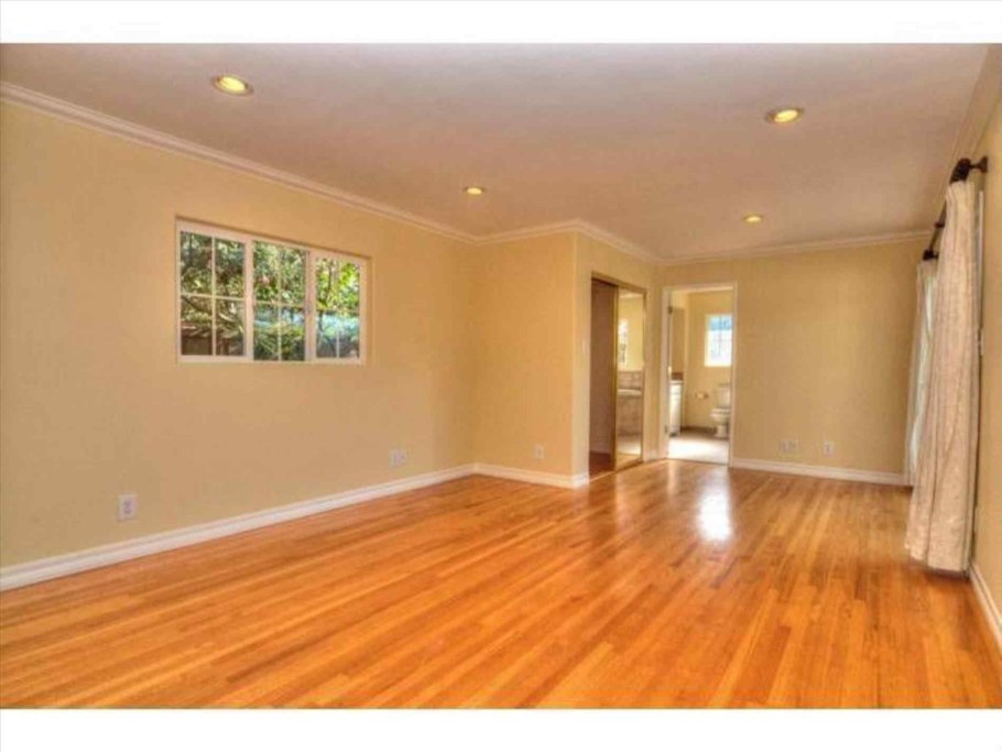 Рыжий пол в интерьере