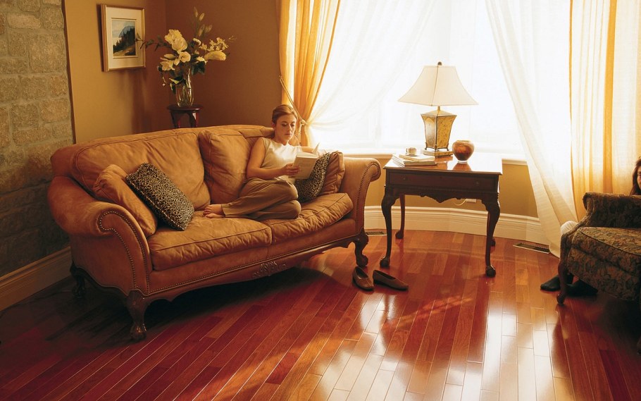 Оранжевый ламинат в интерьере