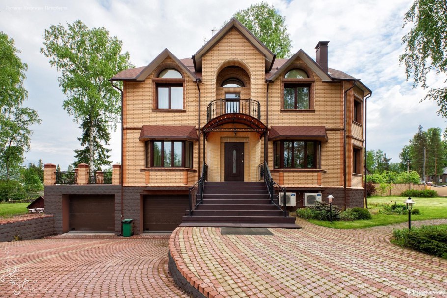 Коттедж из кирпича