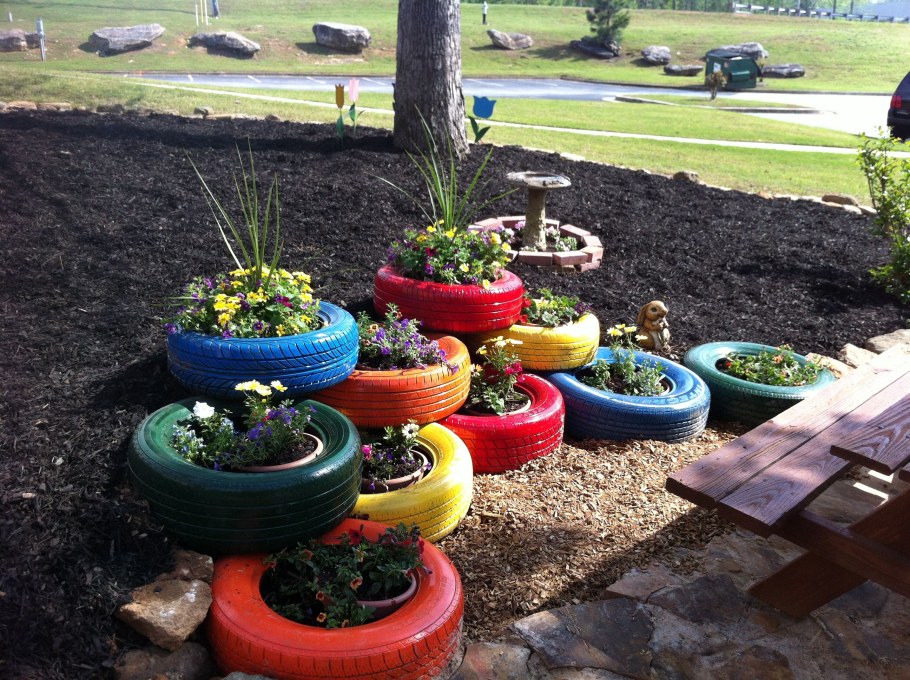 Клумбы в детском саду