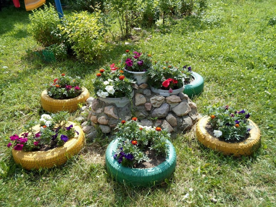 Украсить клумбу