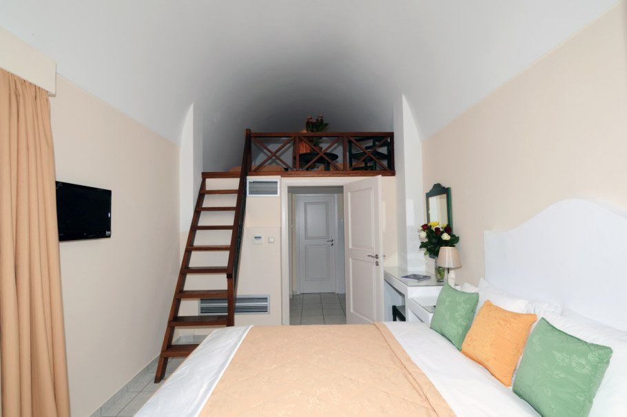 Антресольный ярус с потолками 2.2