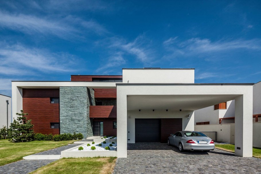 Большой гараж в современном стиле