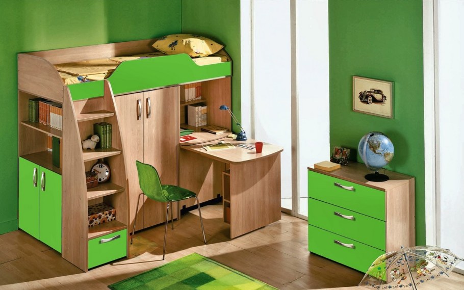 Детский уголок с кроватью и столом и шкафом