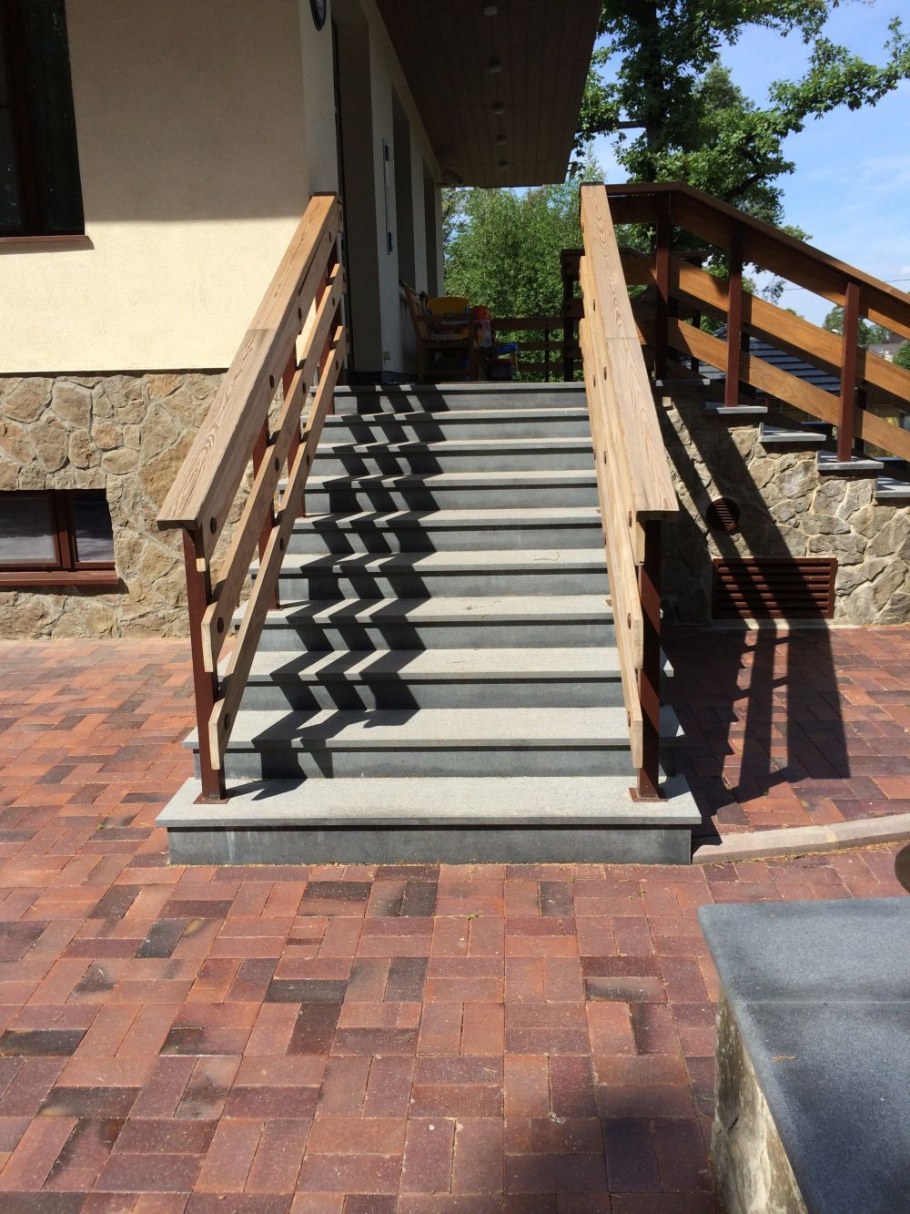 Отделка крыльца в частном доме