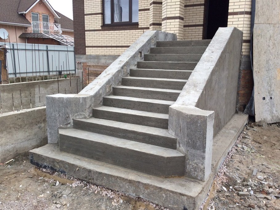 Лестница наружная бетонная