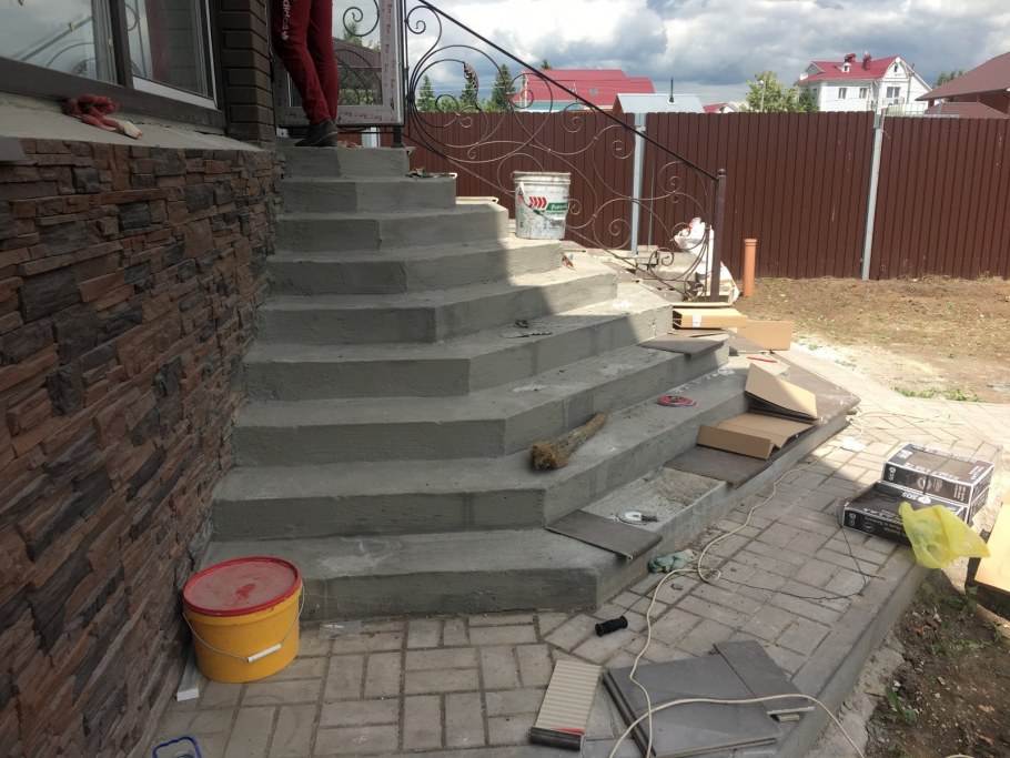 Монолитные ступени для крыльца