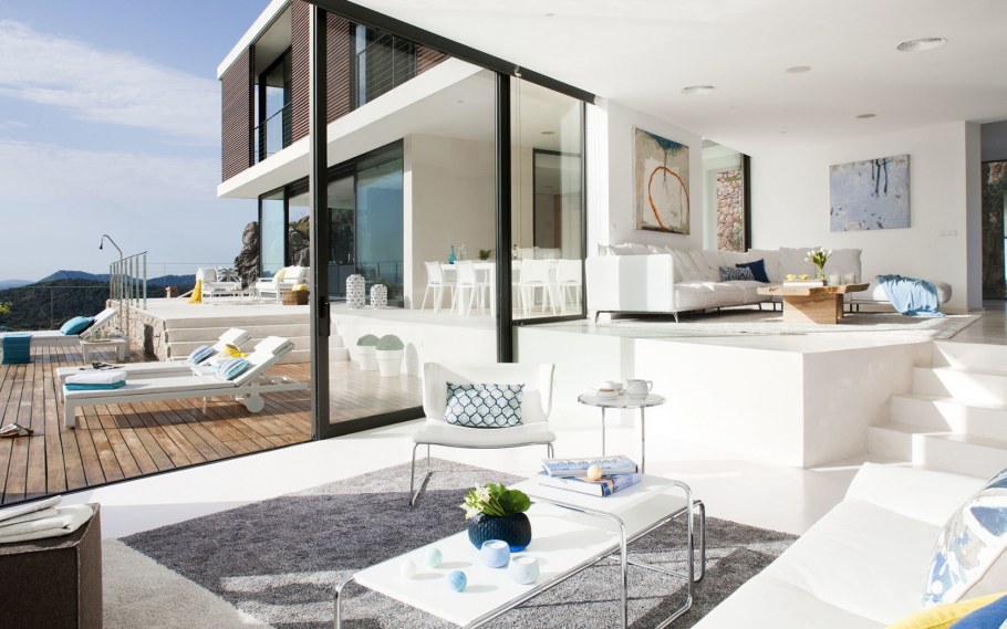 Вилла с панорамными окнами