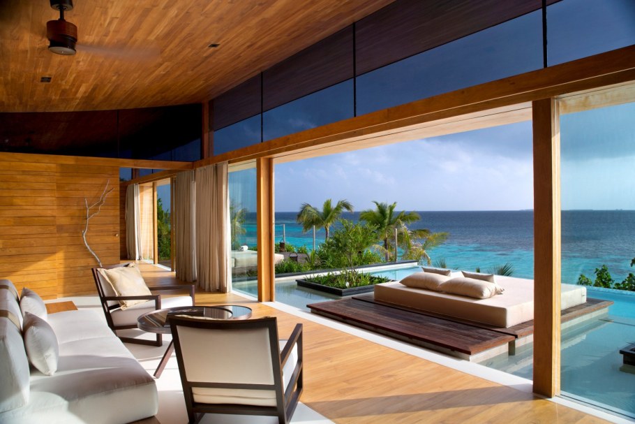 Шикарная вилла на берегу моря