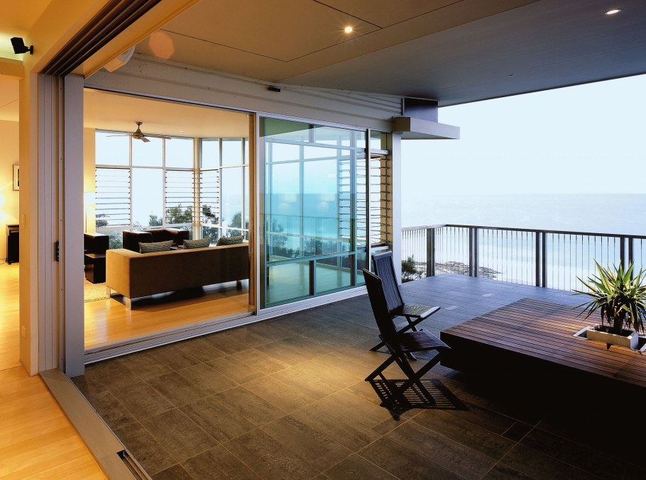 Терраса с панорамными окнами
