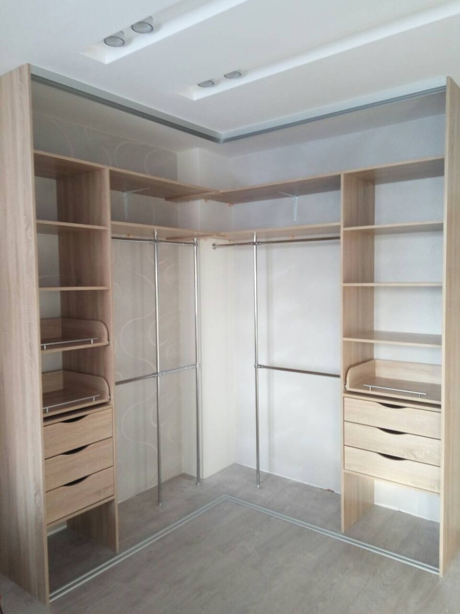 Гардеробная углововая