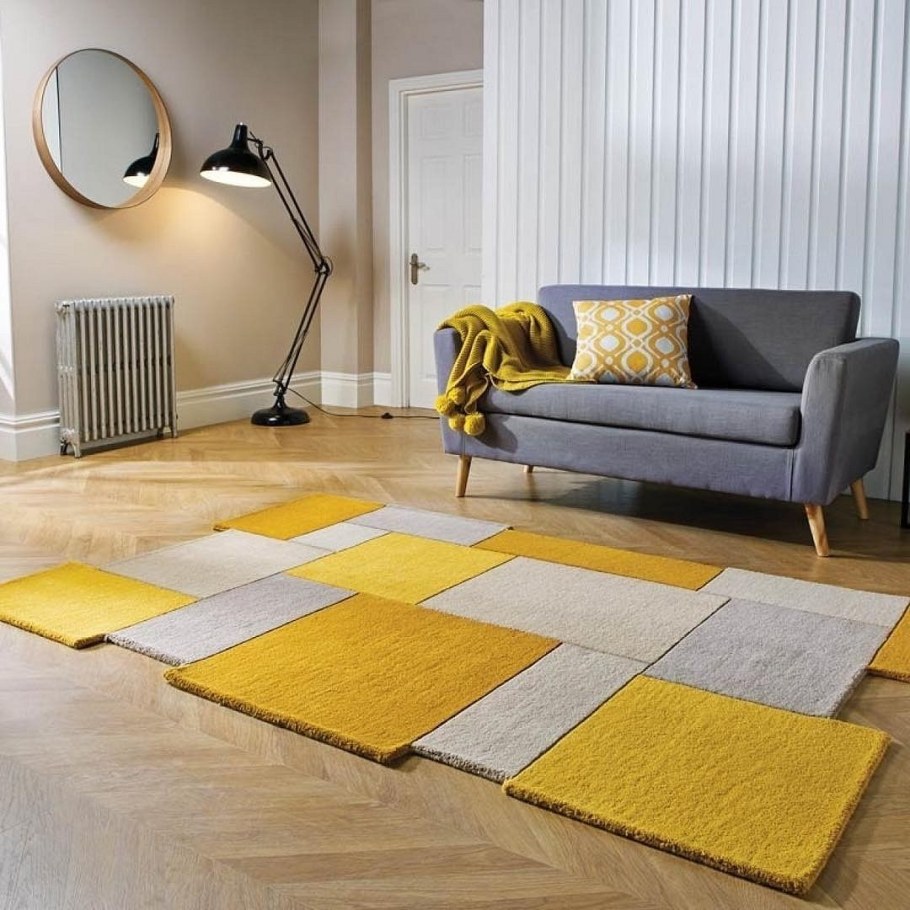 Желтый коврик