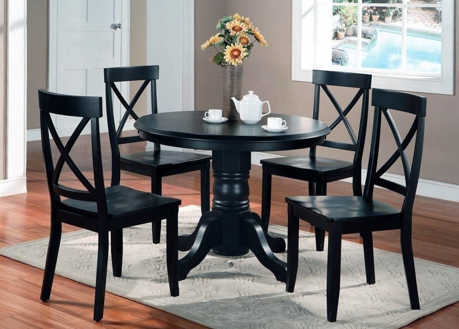 Стол обеденный