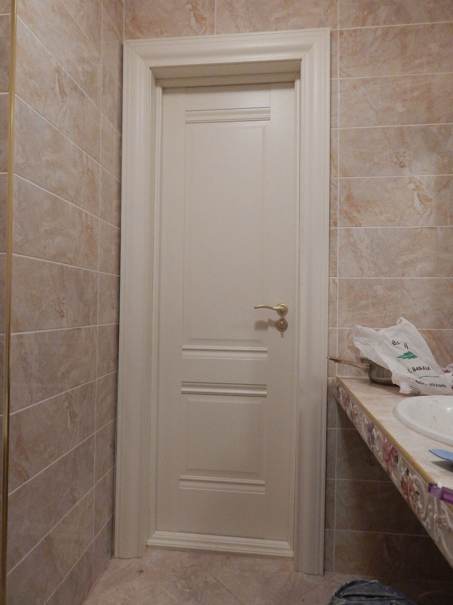 Эш Вайт цвет двери