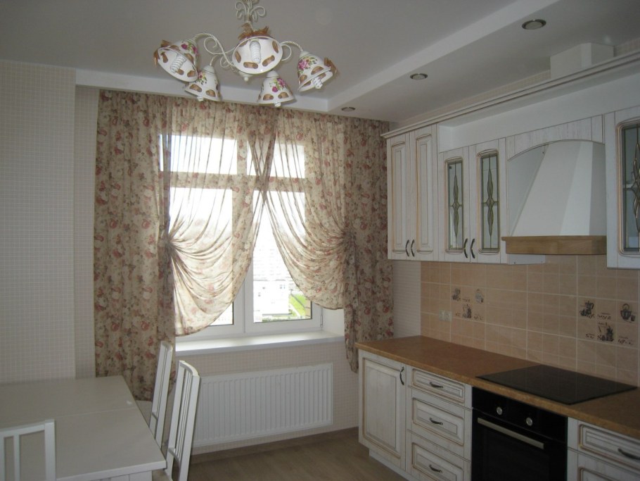 Шторы для бежевой кухни