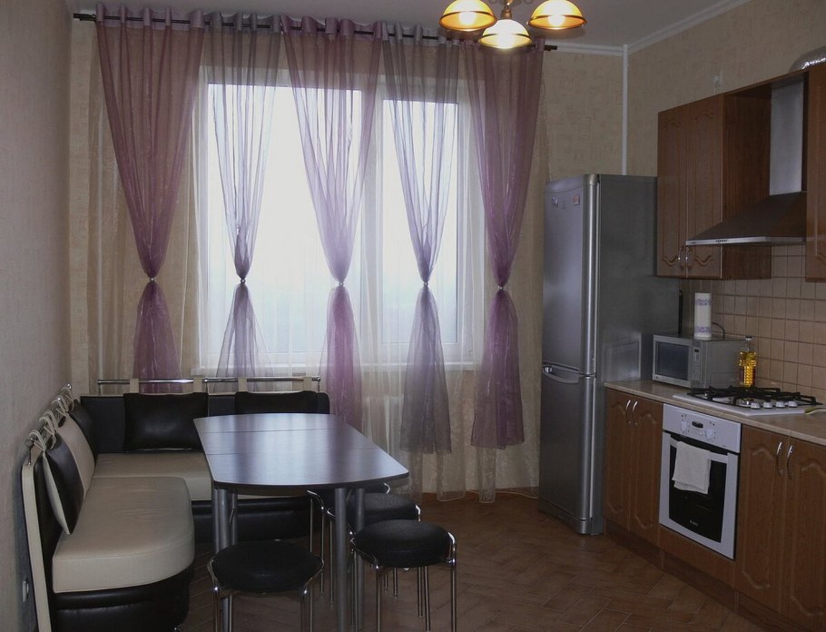 Шторы на кухню с балконом