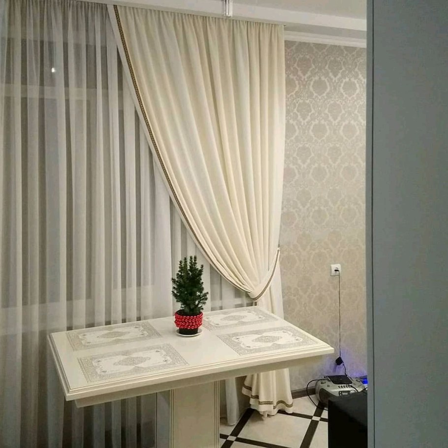 Шторы на кухню длинные