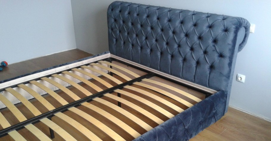 Обшить кровать тканью