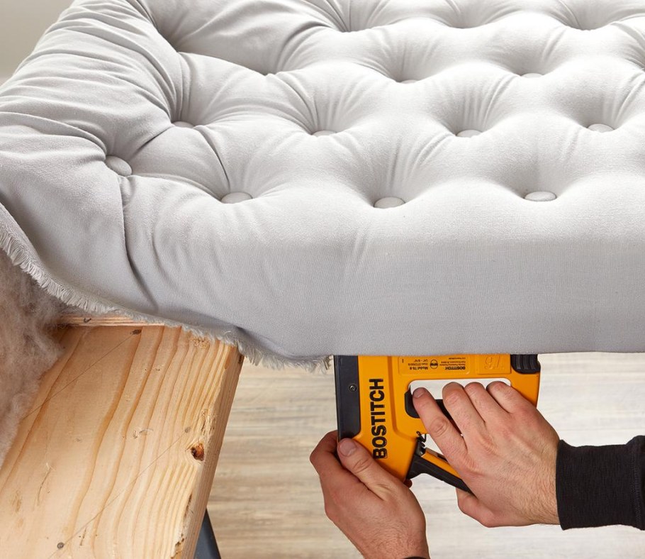 Кровать с мягким изголовьем