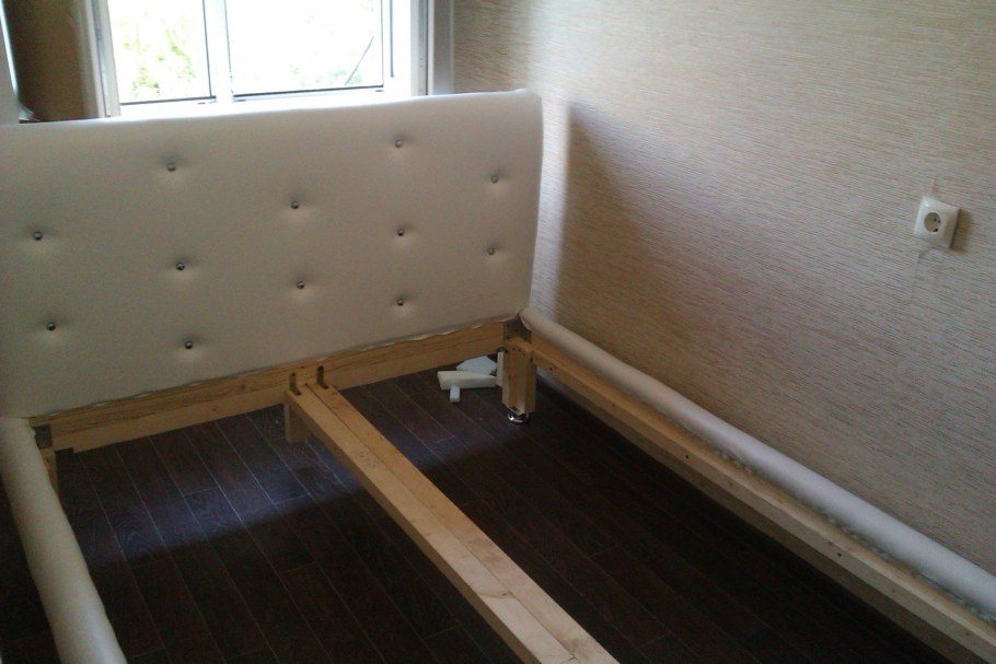 Обшить кровать