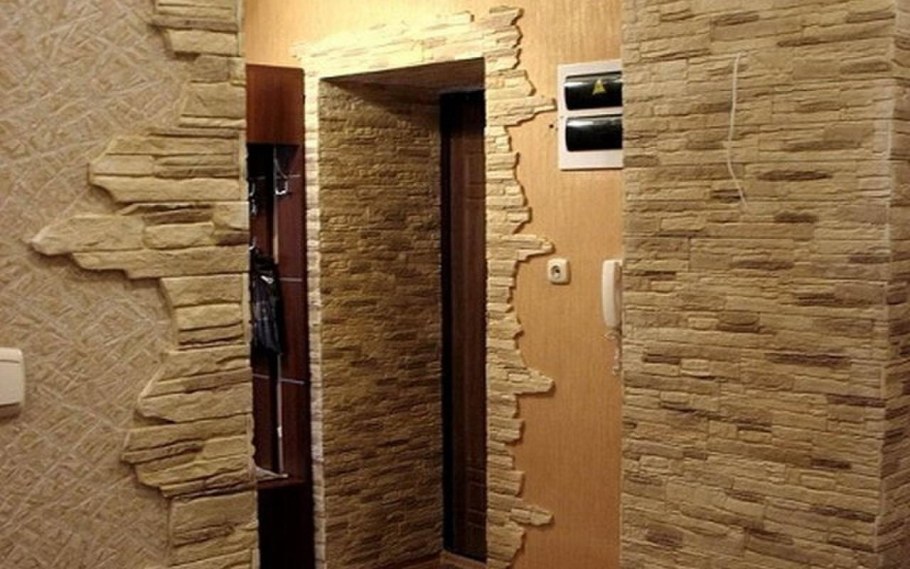 Отделка коридора искусственным камнем