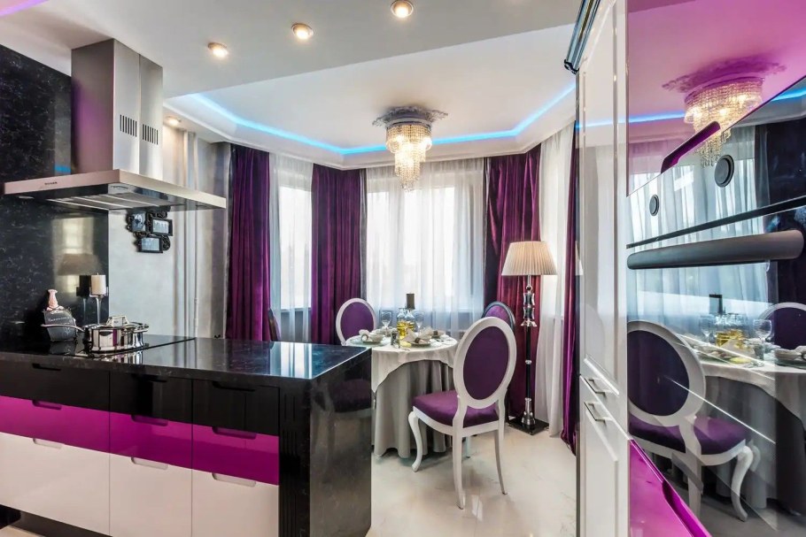 Интерьер кухни гостиной в сиреневых тонах