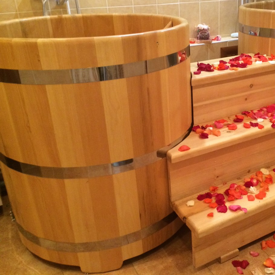 Японская купальня офуро