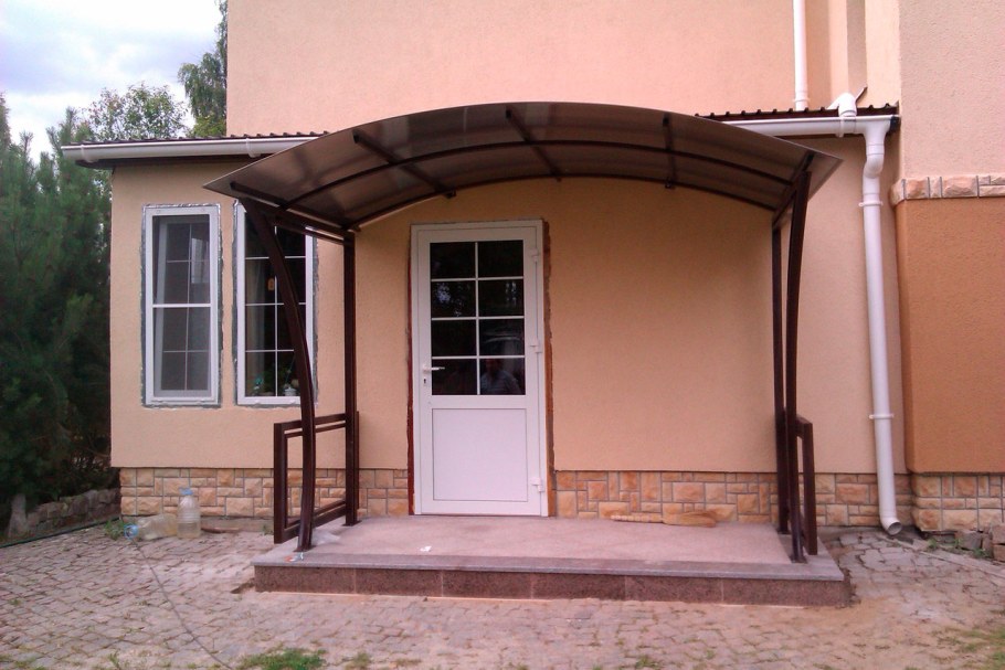 Крыльцо с навесом