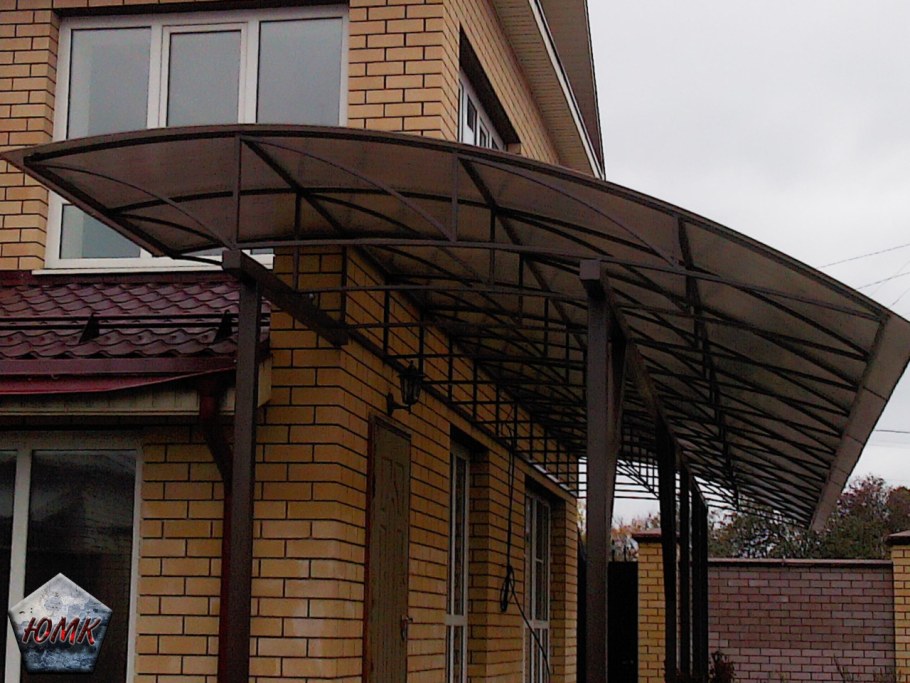 Крыльцо с навесом