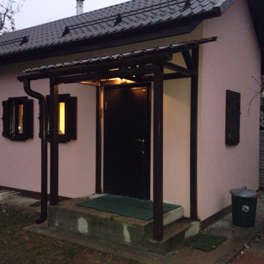 Крыльцо с навесом