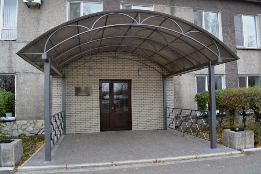 Козырек из поликарбоната