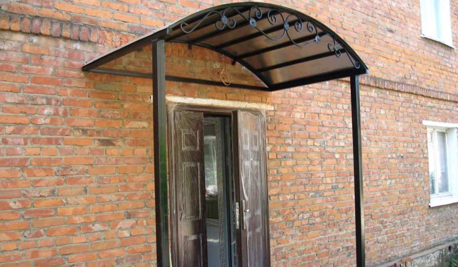 Навес над крыльцом