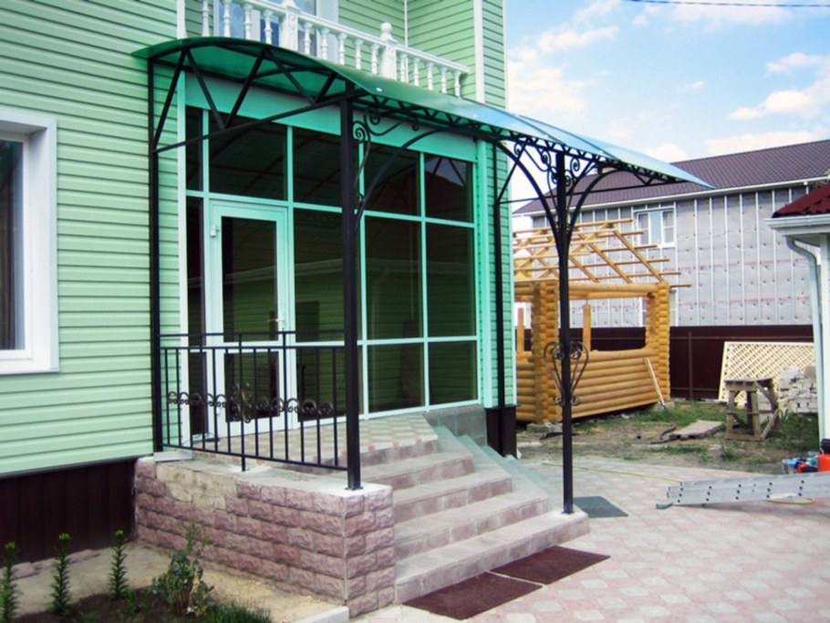 Навес входной группы