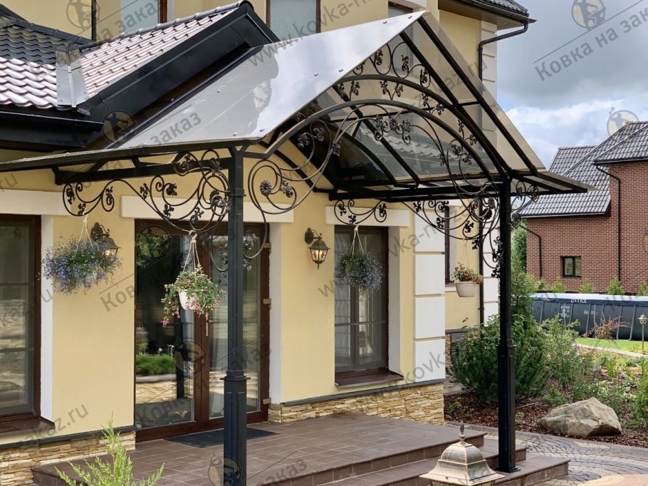 Крыльцо с навесом