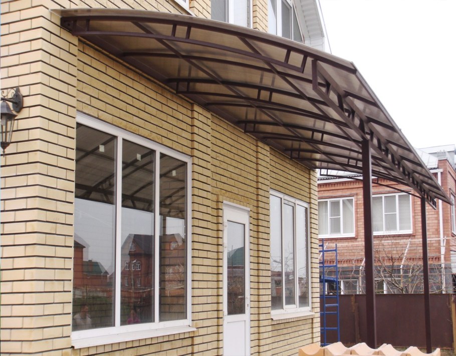 Навес над крыльцом