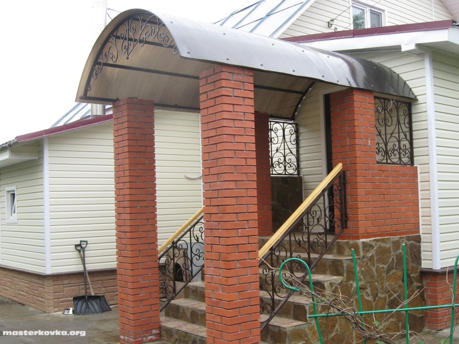 Козырек для крыльца