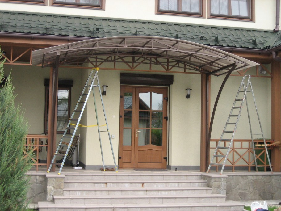 Навес входной группы