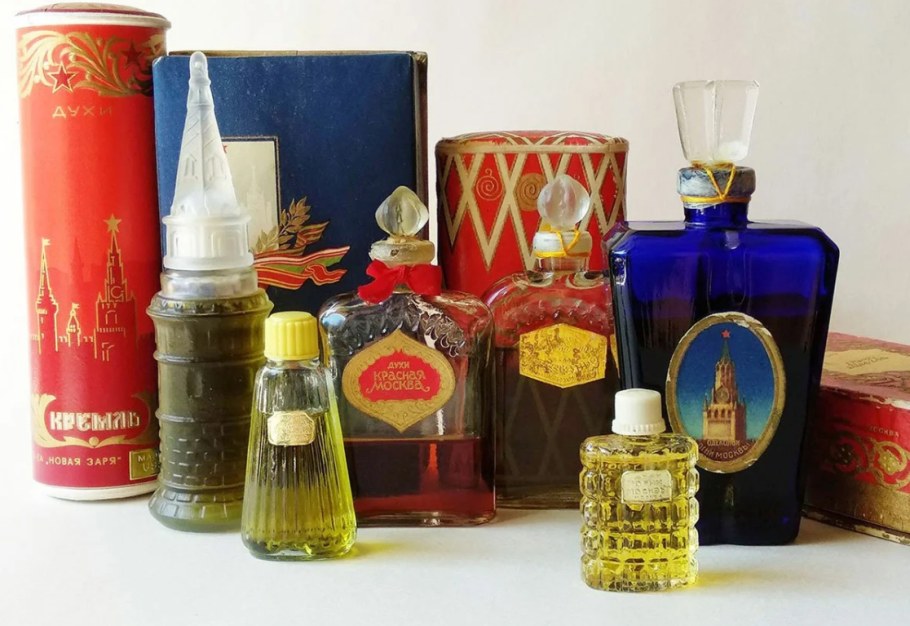 Новая Заря красная Москва духи Винтаж