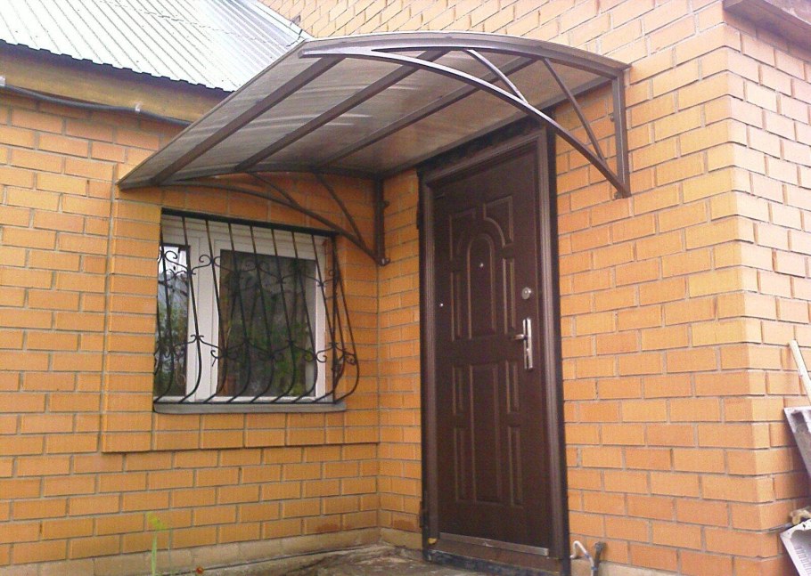 Навес над крыльцом