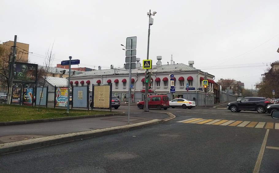 Здание фабрики новая Заря в Москве