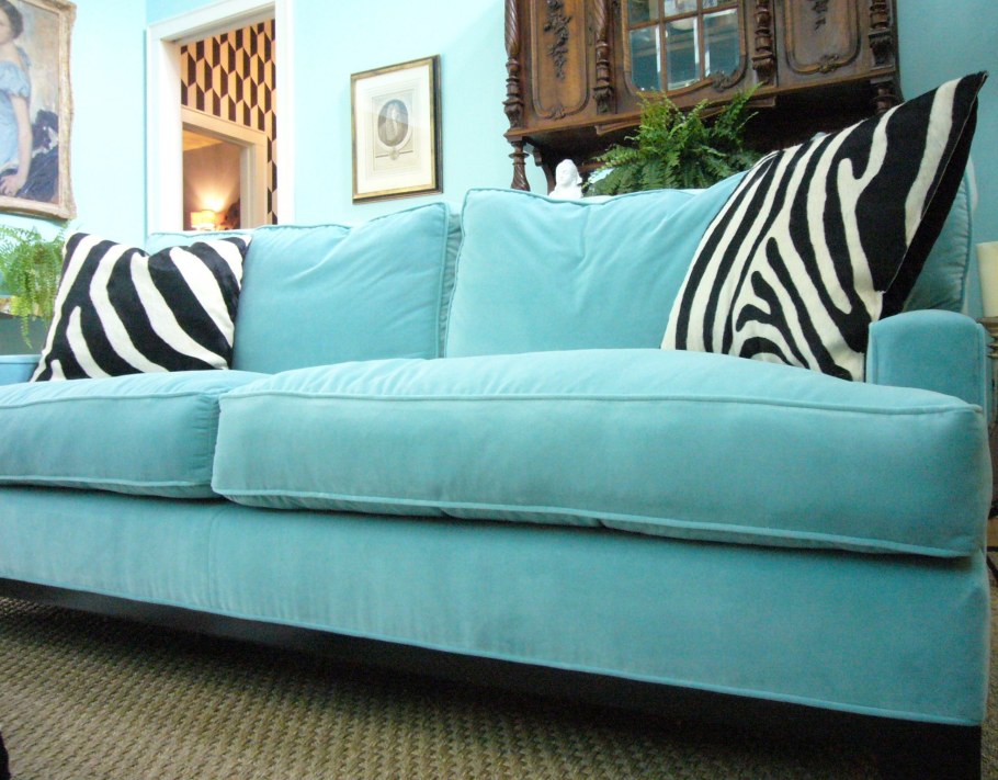 Диван бирюзового цвета