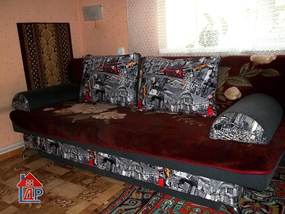 Провалился диван