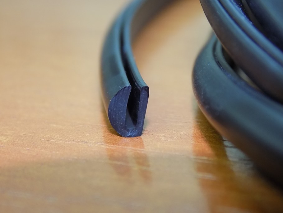 Уплотнитель п-образный ВАЗ 2 мм