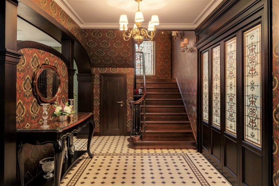 Коридор в викторианском стиле