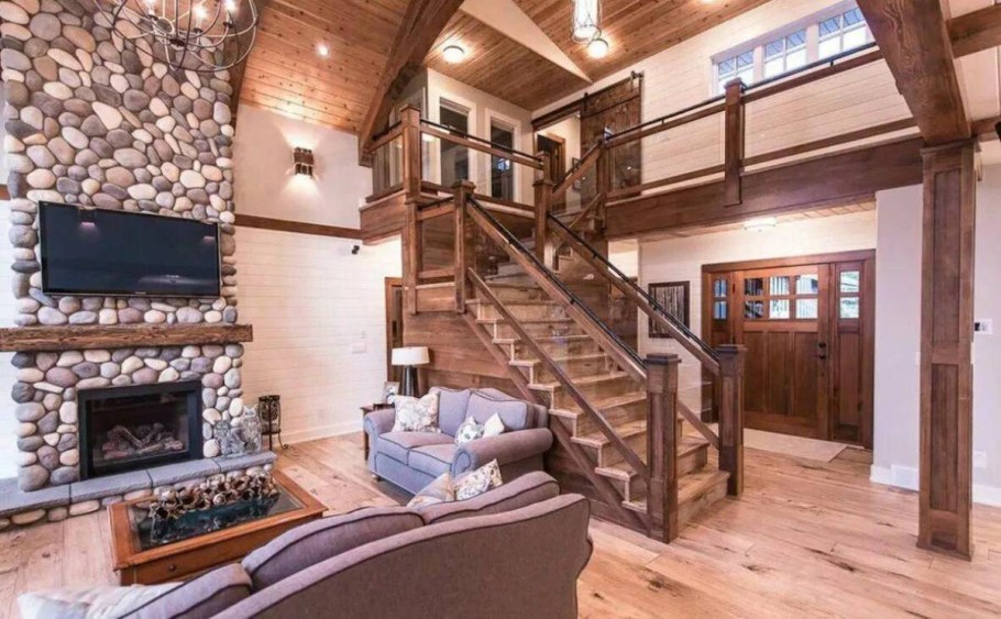 Коттедж внутри